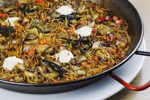 Ses Illetes fideuá with codium seaweed, coconut water and quince aioli at BLoved Veggie Corner in Madrid