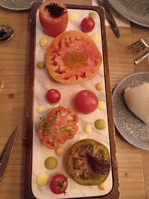 Starters / tomato board at BLoved Veggie Corner in Madrid
