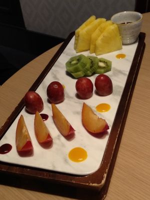 Mosaico de frutas at BLoved Veggie Corner in Madrid