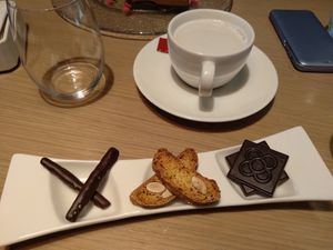 Detalle con el café at BLoved Veggie Corner in Madrid