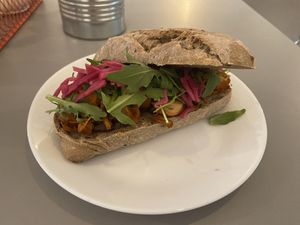 Pulled BBQ Jack: quite tasty  at Haley's Comet Breakfast Club in The Hague