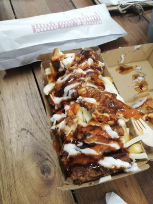 HSP (chips, 'meat', cheese + garlic/chilli/BBQ) at Kevabs in Brunswick