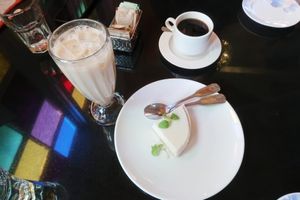 Jasmine milk tea, coffee and gluten free cheesecake at Vegetarian House in San Jose