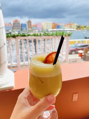 Chai latte with a view  at De Governeur in Willemstad