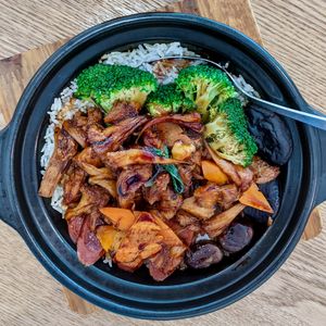 Hericum in Sesame Oil Sauce with Basil Leave Claypot Rice at Green Ba - Somerset in Central Singapore