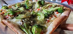 So Fresh and So Clean Detroit style pizza at Art's Pub in Lansing