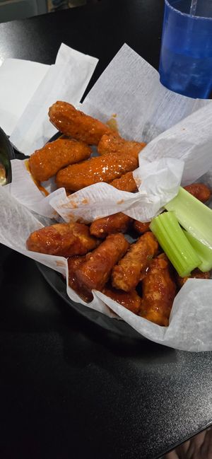  at Art's Pub in Lansing