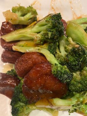 Vegan beef with broccoli (5-spice flavor) at Hang's Asian Bistro in Stafford Springs