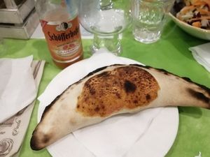 Panzerotto al forno con verdure e mozzarisella at Rosa & Wanda in Laterza