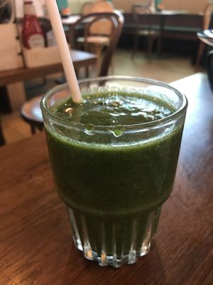 Green kale smoothie 🥬  at LGW - Sonoma - NT  in Horley