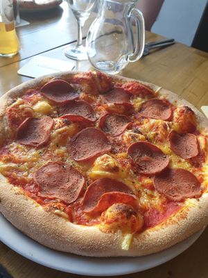 Vegane Salami Pizza at Pizzeria Trattoria Sorrentino in Cologne