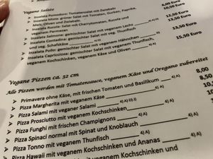 vegan pizza at Pizzeria Trattoria Sorrentino in Cologne