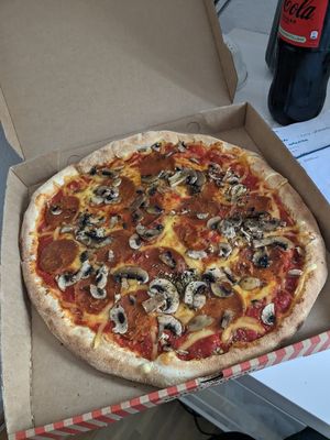 Pizza Prosciutto e Funghi at Pizzeria Trattoria Sorrentino in Cologne