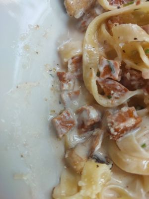 So oily at Pizzeria Trattoria Sorrentino in Cologne