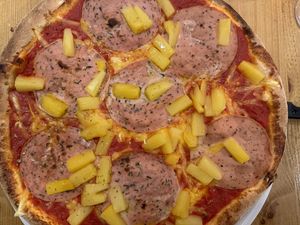 pizza hawaii  at Pizzeria Trattoria Sorrentino in Cologne