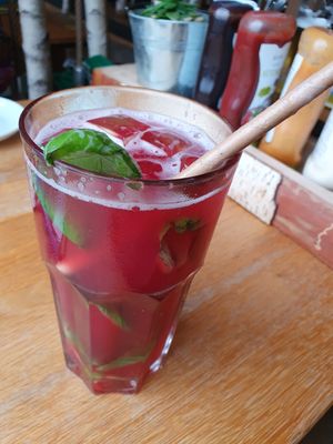 Erdbeer-Basilikum Durstlöscher at Hans im Glück in Dortmund