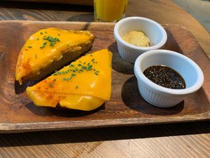 Grilled cheeze toast, mustard and chia caviar at Eqvilibrivm Cafe in Barcelona