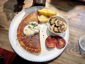 Vegan food at Eqvilibrivm Cafe in Barcelona