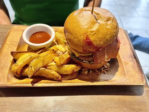 Vegan food at Eqvilibrivm Cafe in Barcelona