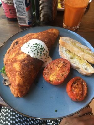Chickpea omelette at Eqvilibrivm Cafe in Barcelona