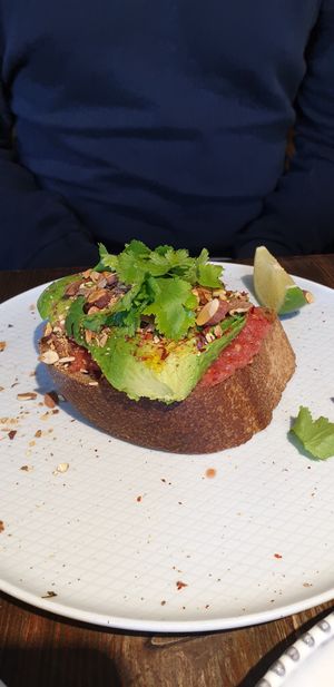 Avocado "toast" at Eqvilibrivm Cafe in Barcelona