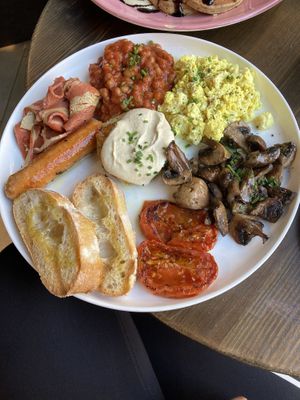 english breakfast   at Eqvilibrivm Cafe in Barcelona