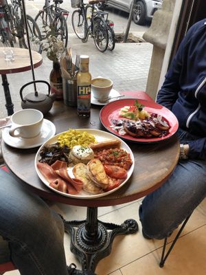 English breakfast (neighboring table)  at Eqvilibrivm Cafe in Barcelona