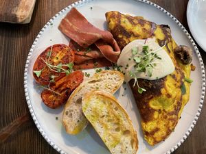 Tofu omelette with bacon  at Eqvilibrivm Cafe in Barcelona