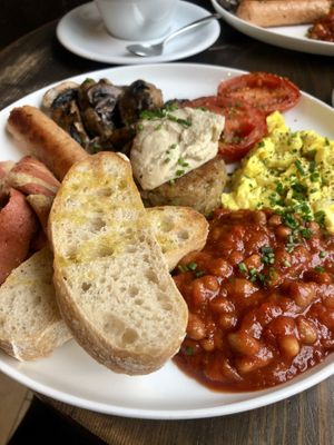 Full English  at Eqvilibrivm Cafe in Barcelona