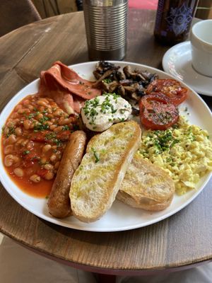 Amazing full English breakfast!   at Eqvilibrivm Cafe in Barcelona
