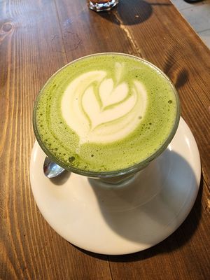 Matcha latte at Eqvilibrivm Cafe in Barcelona