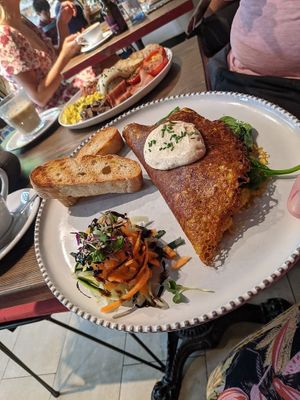 Tofu Omelette  und Creamcheese at Eqvilibrivm Cafe in Barcelona