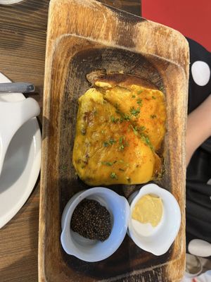 Tostadas de “queso"  at Eqvilibrivm Cafe in Barcelona