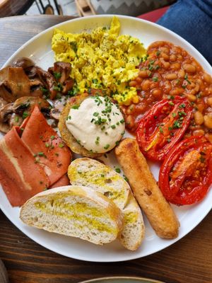 Full english at Eqvilibrivm Cafe in Barcelona