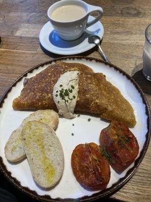 Tofu omellette & massala chai   at Eqvilibrivm Cafe in Barcelona