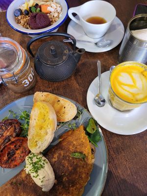 Tofu Omelette (10€), Porridge (9€) at Eqvilibrivm Cafe in Barcelona