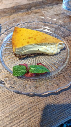 Cheesecake at Eqvilibrivm Cafe in Barcelona