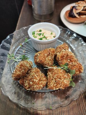 Alitas de coliflor at Eqvilibrivm Cafe in Barcelona