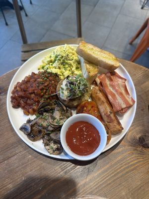 English breakfast also delicious  at Eqvilibrivm Cafe in Barcelona