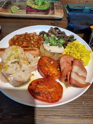 Full English at Eqvilibrivm Cafe in Barcelona