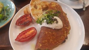 Tofu omelette at Eqvilibrivm Cafe in Barcelona