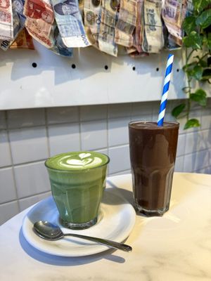Matcha latte + Avocado & chocolate smoothie at Eqvilibrivm Cafe in Barcelona