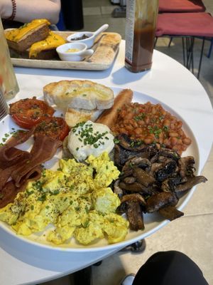English breakfast   at Eqvilibrivm Cafe in Barcelona