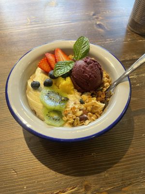 Porridge  at Eqvilibrivm Cafe in Barcelona