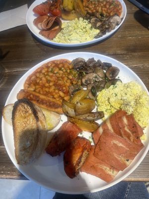 english breakfast   at Eqvilibrivm Cafe in Barcelona