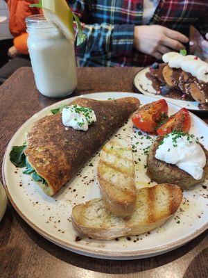 Tofu omelette at Eqvilibrivm Cafe in Barcelona
