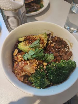 Kimchi bowl at Eqvilibrivm Cafe in Barcelona