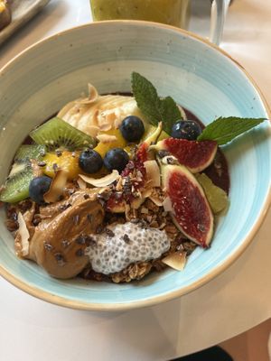 Super Bowll  at Eqvilibrivm Cafe in Barcelona