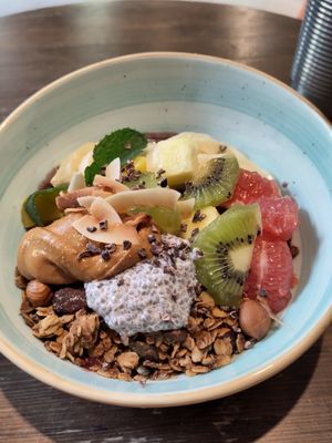 Acai bowl at Eqvilibrivm Cafe in Barcelona