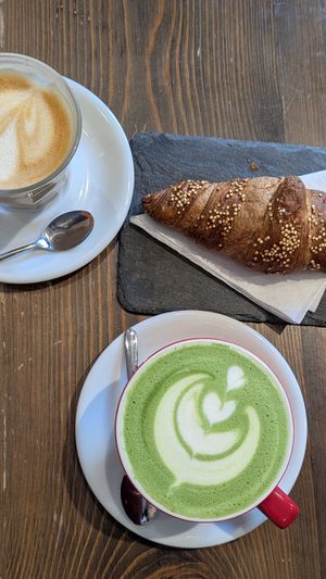 Matcha latte & croissant at Eqvilibrivm Cafe in Barcelona